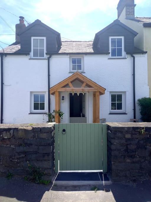 Cosy 2 Bed Cottage Between Snowdonia And The Sea Llandegai Eksteriør billede