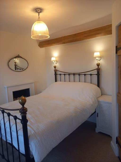 Cosy 2 Bed Cottage Between Snowdonia And The Sea Llandegai Eksteriør billede
