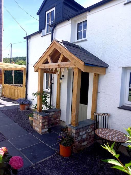 Cosy 2 Bed Cottage Between Snowdonia And The Sea Llandegai Eksteriør billede