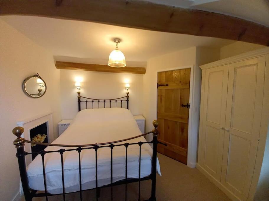 Cosy 2 Bed Cottage Between Snowdonia And The Sea Llandegai Eksteriør billede