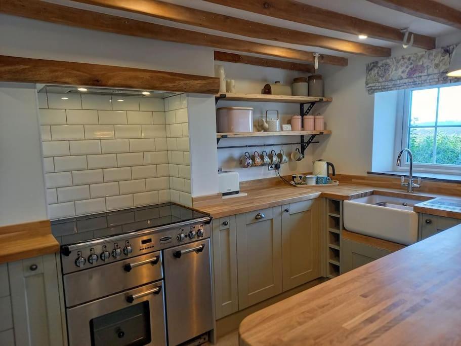 Cosy 2 Bed Cottage Between Snowdonia And The Sea Llandegai Eksteriør billede