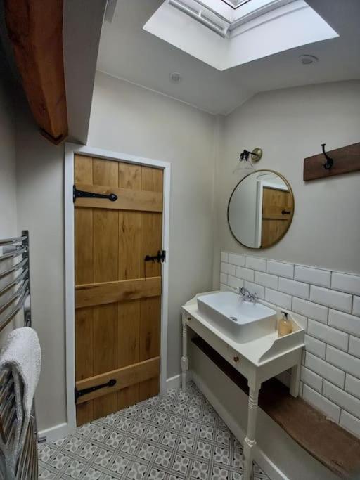 Cosy 2 Bed Cottage Between Snowdonia And The Sea Llandegai Eksteriør billede
